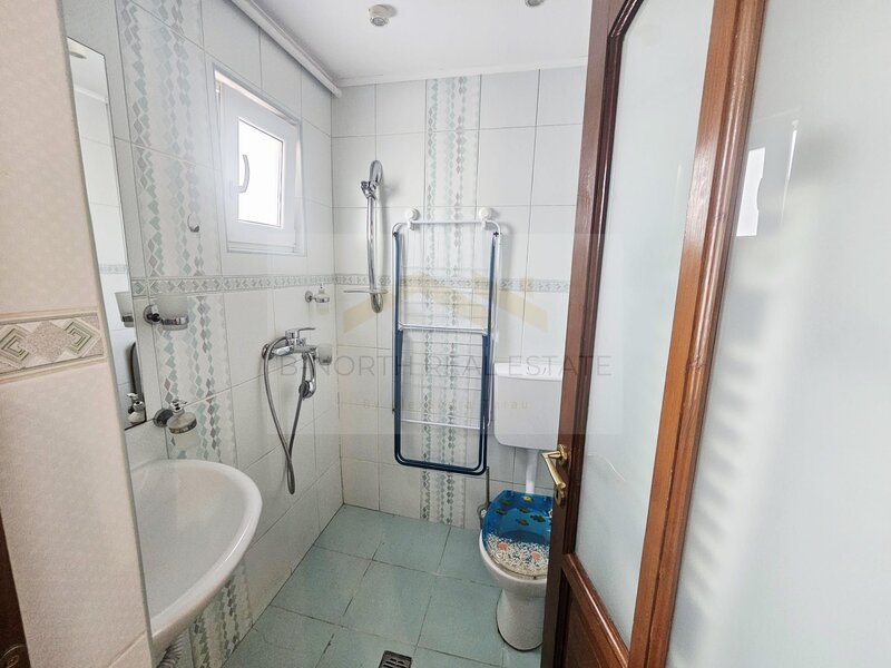 Piata Alba Iulia Apartament de inchiriat 3 camere  100 mp Vila 2012